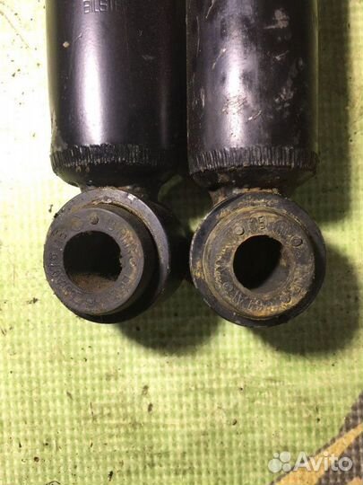 Стойка амортизатор Mitsubishi L200 4