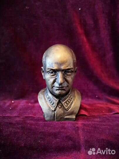 Бюст Лаврентий Берия