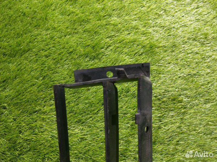 Решетка вентиляционная передняя левая 5 E39