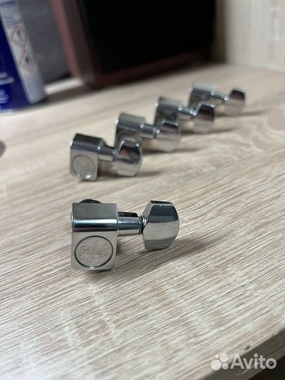 Колки для гитары fender