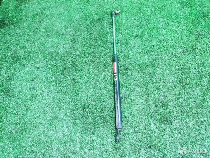 Амортизатор багажника Suzuki Grand Vitara 2011