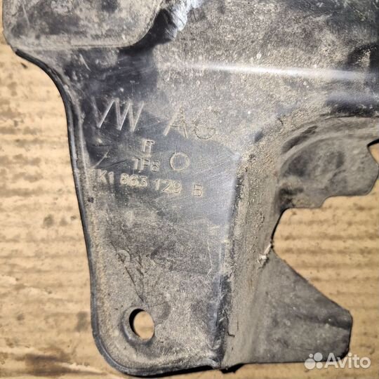 Кожух рулевой колонки VW Jetta