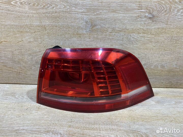 Фонарь задний правый VW Passat B7 Арт. 110047