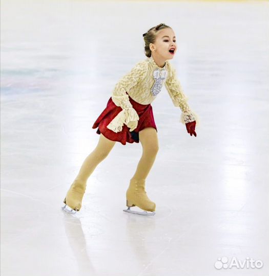 Костюм для выступлений фигурное катание