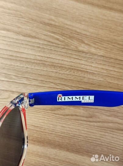 Солнцезащитные очки Rimmel London