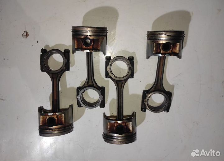 Поршень с шатуном Honda Civic Ferio D15B