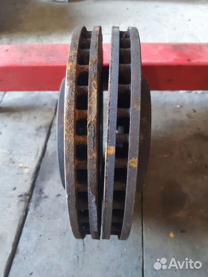 Диски тормозные передние Опель Инсигния