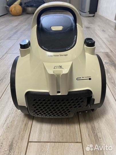 Пылесос Bosch BGS05A225/02