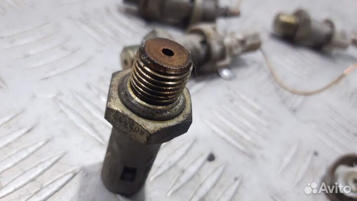 Датчик давления масла двигателя K4M Renault