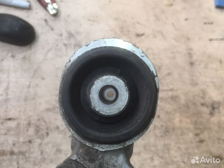 Bmw x5 e70 рычаг передний правый верхний