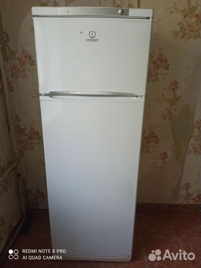 Холодильник бу indesit