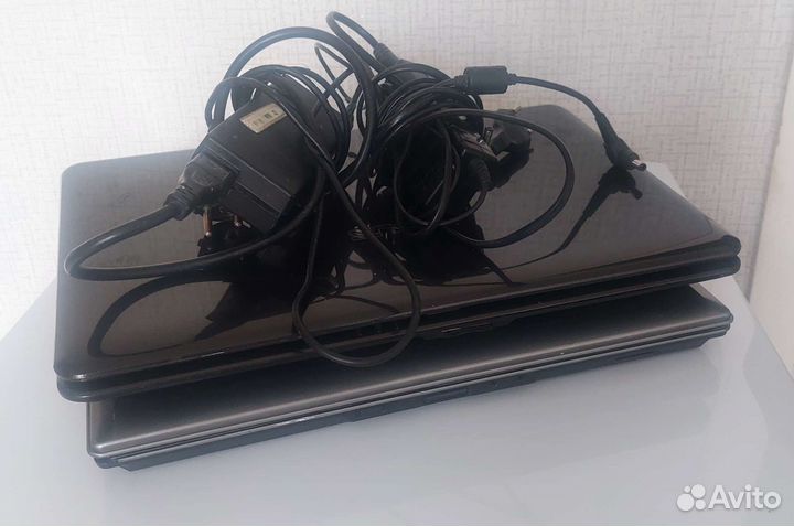 Два ноутбука на запчасти