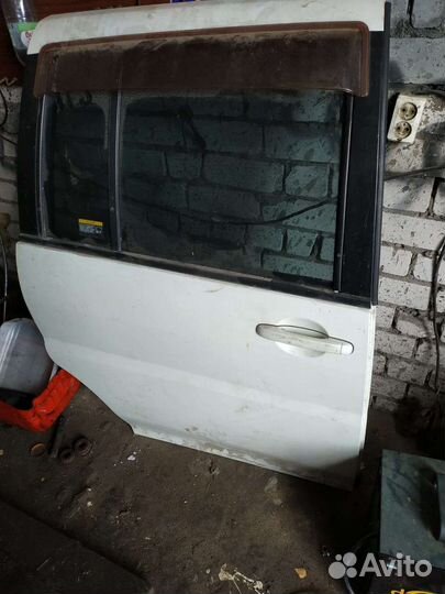 Дверь задняя сдвижная Nissan Liberty