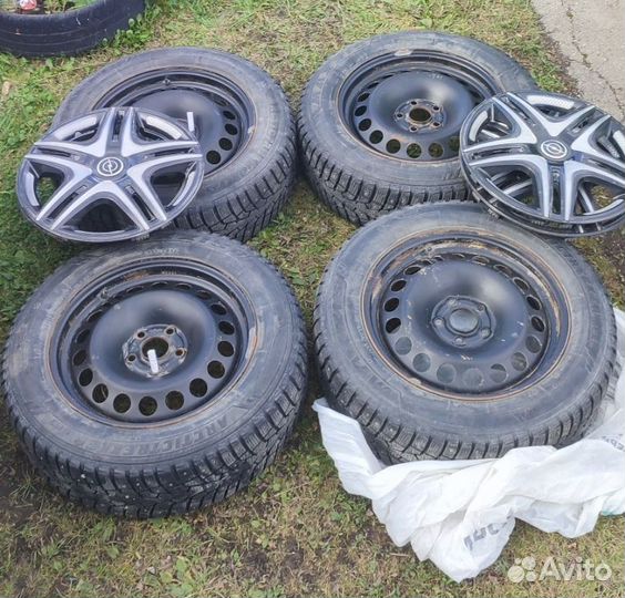 Maxxis ArcticTrekker NP3 205/60 R16 96T