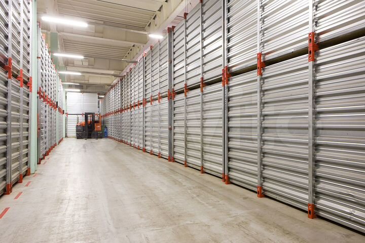 Кладовка для хранения вещей из кладовки