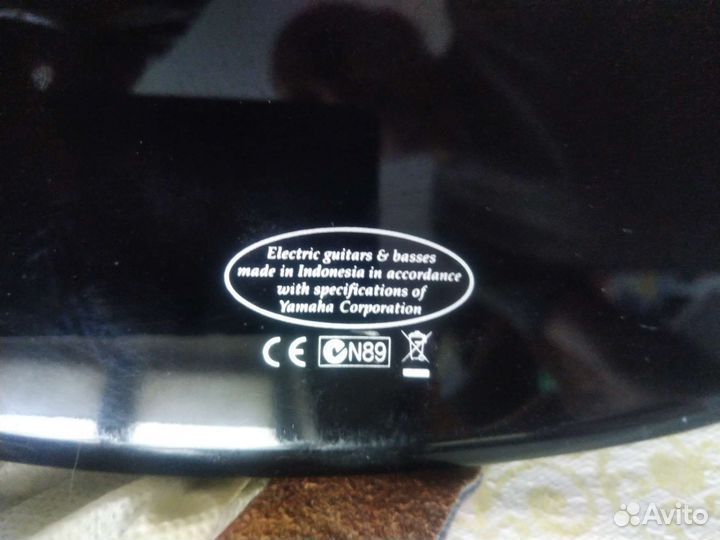 Акустическая гитара yamaha