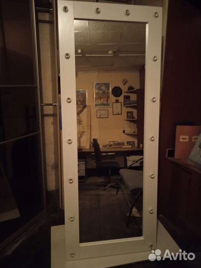 Гримерное зеркало в полный рост