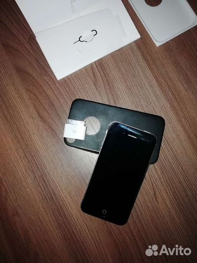Телефон iPhone 4S 8 гб