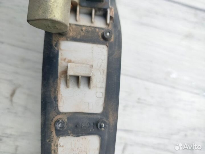 Ручка двери передняя правая Mitsubishi Outlander I