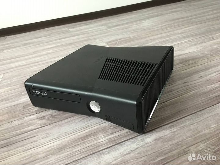 Xbox 360 slim 250GB freeboot aurora