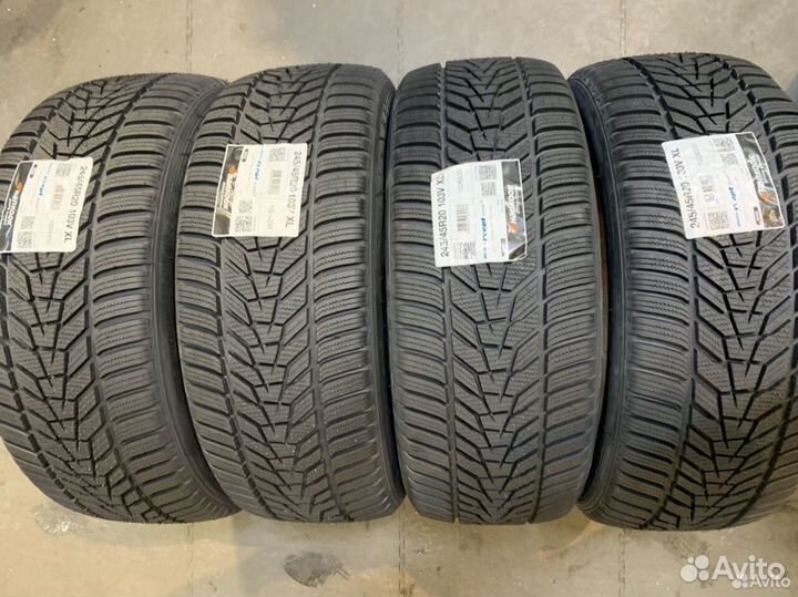 Pirelli Scorpion Ice Zero 2 245/45 R20 103H