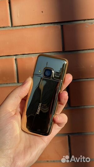 Nokia 6700 classic Gold Edition