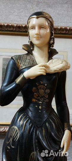 Бронзовая статуэтка Ар-деко