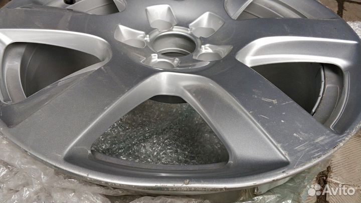 Диск Audi R17 б/у