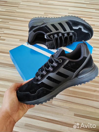 Кроссовки adidas zx 700