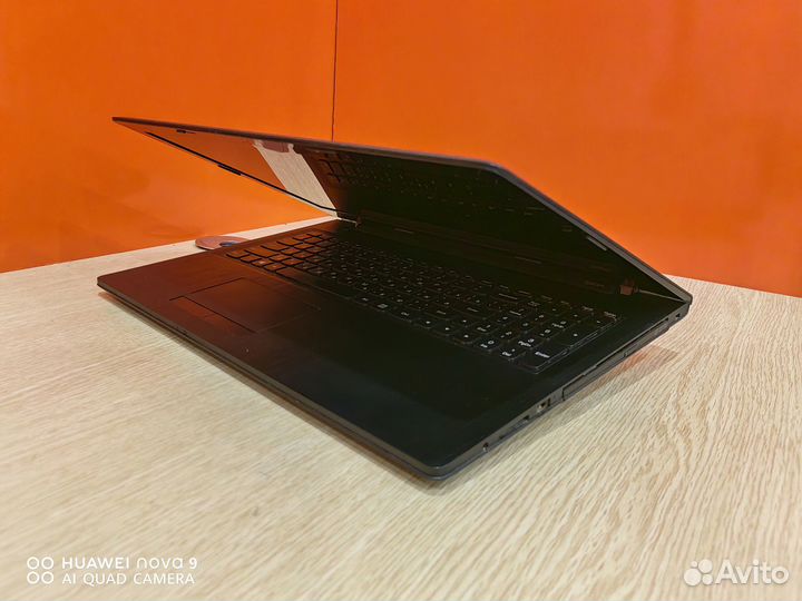 Нотубук Lenovo