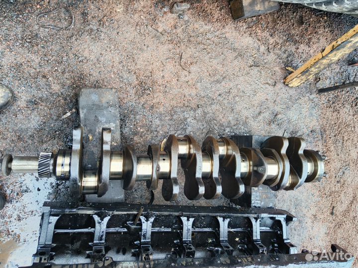 Коленвал Volvo F12 TD 122F
