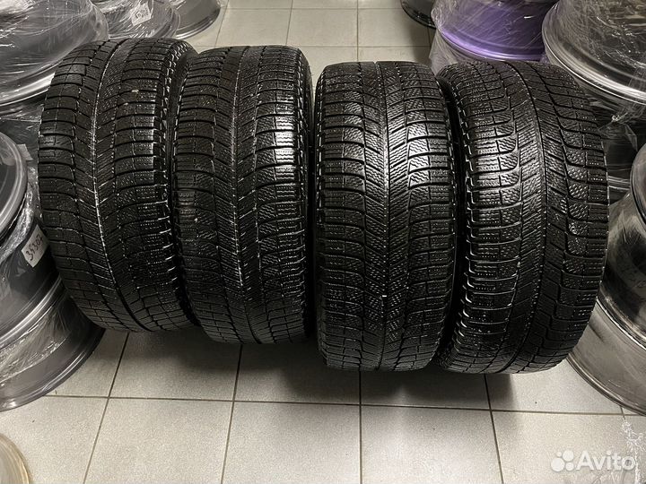 Michelin X-Ice XI3 225/50 R17 98R