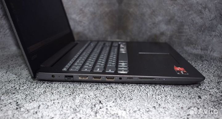 Ноутбук Lenovo на Ryzen 3 2200U/ Vega 3/ Full hd