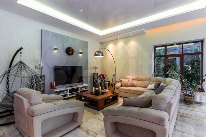 Дом 250 м² на участке 6 сот.