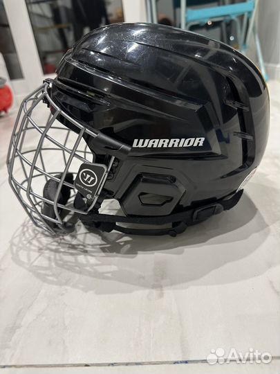 Продаю хоккейный шлем