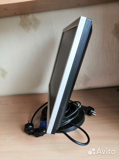 Монитор Samsung SyncMaster 720N