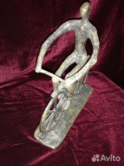 Статуэтка бронзовая велосипедист