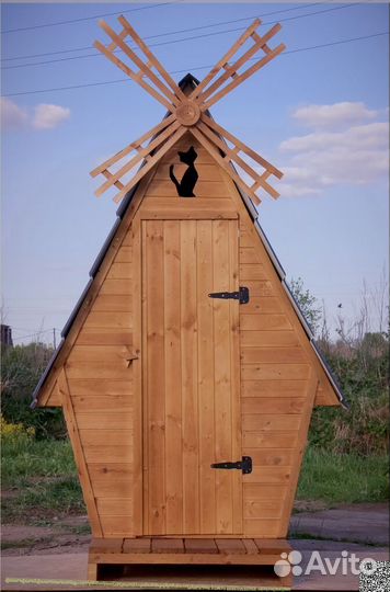 Дачный туалет деревянный