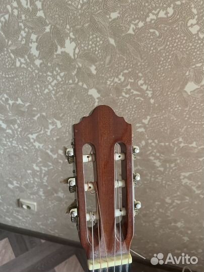 Классическая гитара шестиструнная