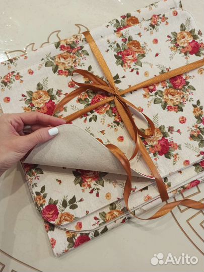 Дорожка на стол (плюс четыре салфетки)