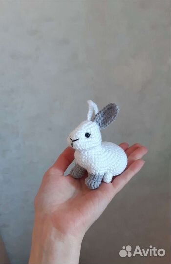 Кролик вязаный ручной работы