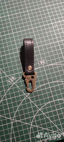 Брелок, подвес с карабином