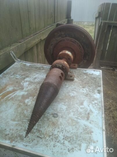 Винтовой дровокол