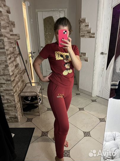 Спортивный костюм женский