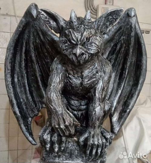 Горгулья-скульптура для ворот и забора
