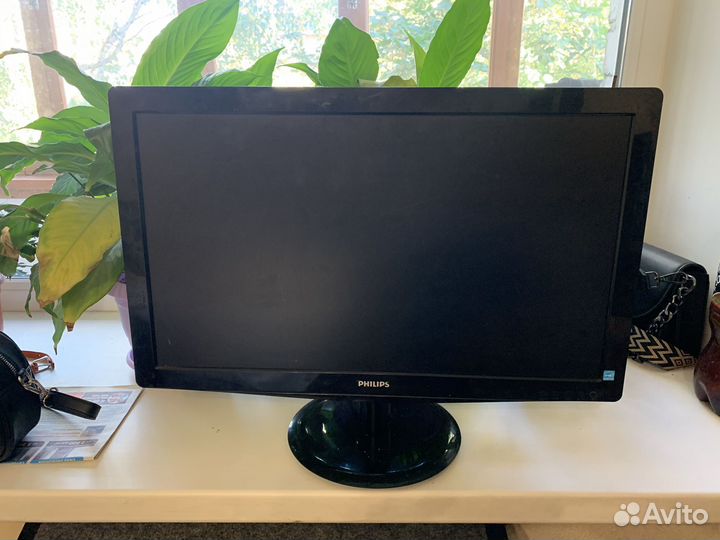 Монитор Philips 22