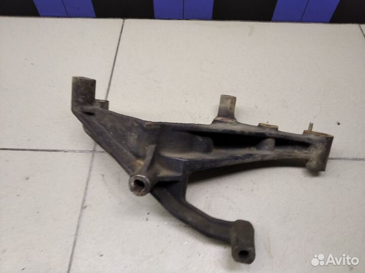 Кронштейн (сопут. товар) Land Cruiser (100) 1998-2