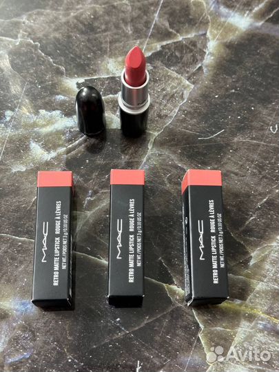 Помада mac
