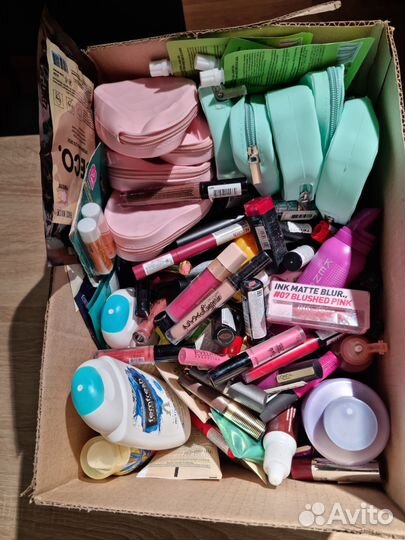 Коробка косметики