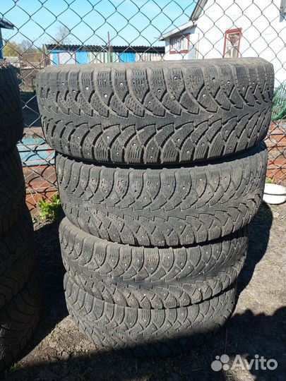 Nokian Tyres Hakkapeliitta 4 195/60 R15